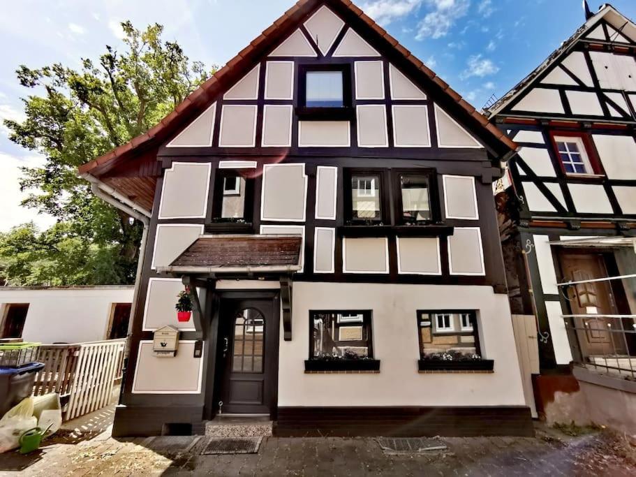 Fachwerkhaus Mitten In Der Altstadt - Ferien In Rotenburg Ротенбург ан дер Фулда Екстериор снимка